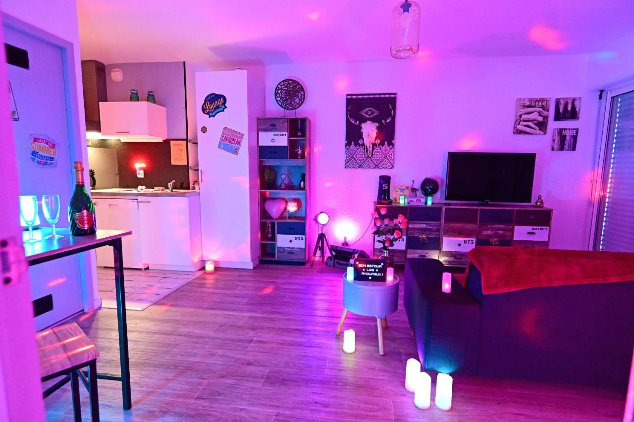 Luxe Sauna Privatif Et Grand Bain Jacuzzi A Deux A Biscarosse Plage Pour Nuit Romantique Avec Decoration Led Et Bougies Biscarrosse Exterior photo